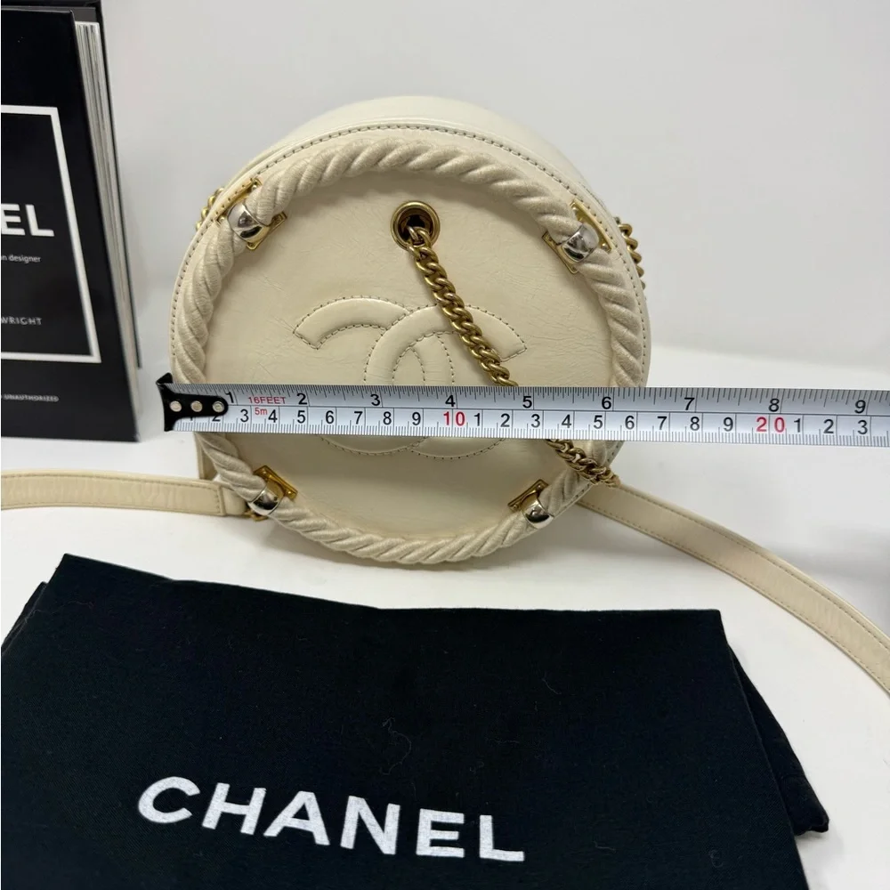 💎💯Authentic CHANEL Trendy CC Vanity Leather Bag (off white)